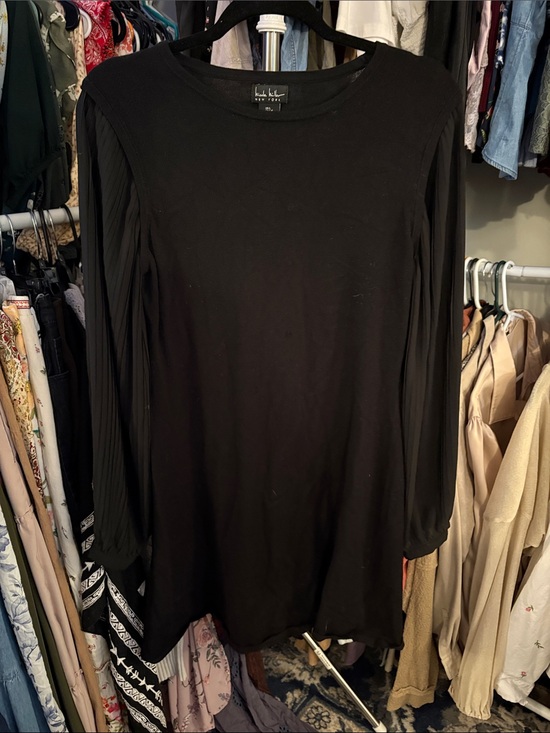 Nicole Miller New York Dresses & Skirts - Black Pleated-Sleeve Midi Dress by